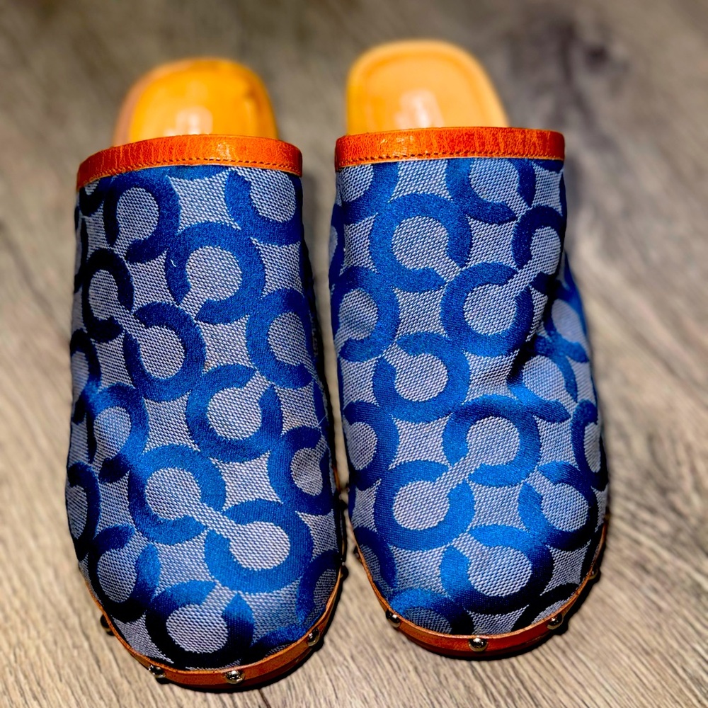 Woman Coach Clogs Size 7B